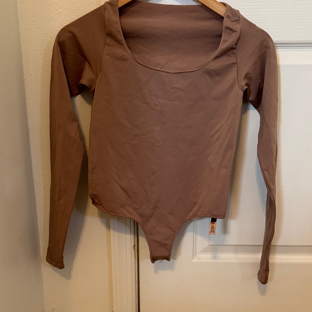 SKIMS Fits Everybody Long Sleeve Bodysuit NWOT